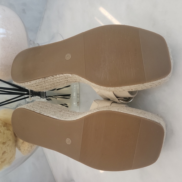 NWT | Anne Klein | Chain Wedges - Picture 5 of 5